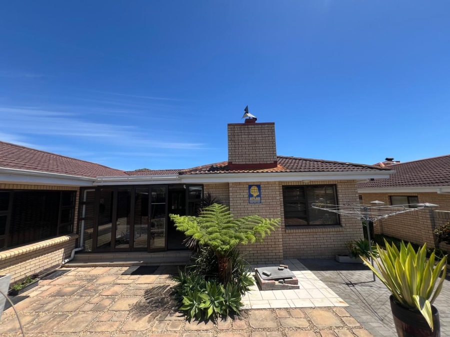3 Bedroom Property for Sale in Weybridge Park Eastern Cape
